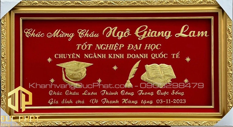 Khánh vàng chúc mừng tốt nghiệp