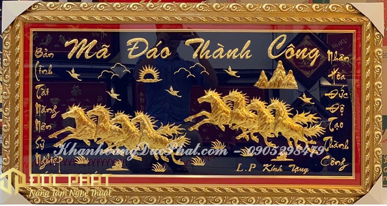 khánh vàng mã đáo thành công dát vàng