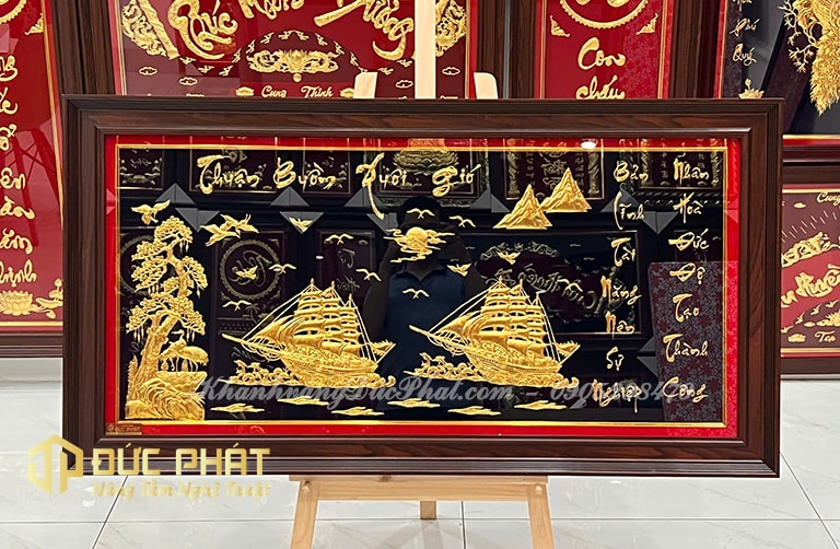tranh thuyền buồm vươn ra biển lớn