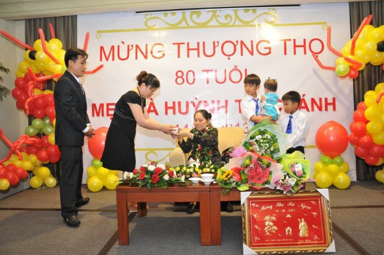 Câu đối chúc thọ người cao tuổi