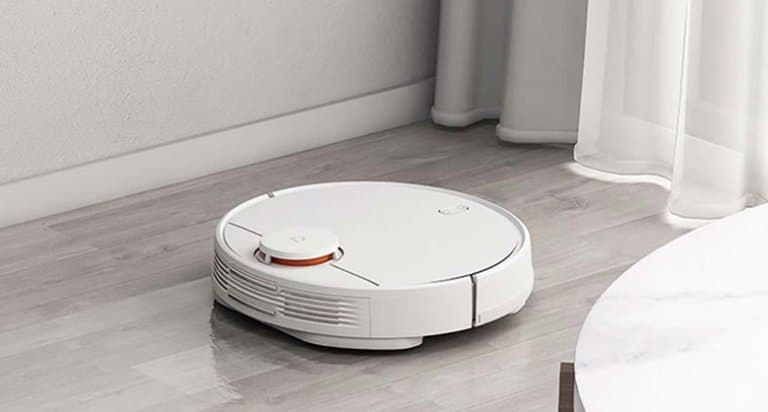 Robot hút bụi tự động