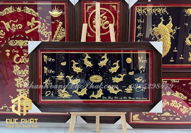 tranh cá chép nền đen 
